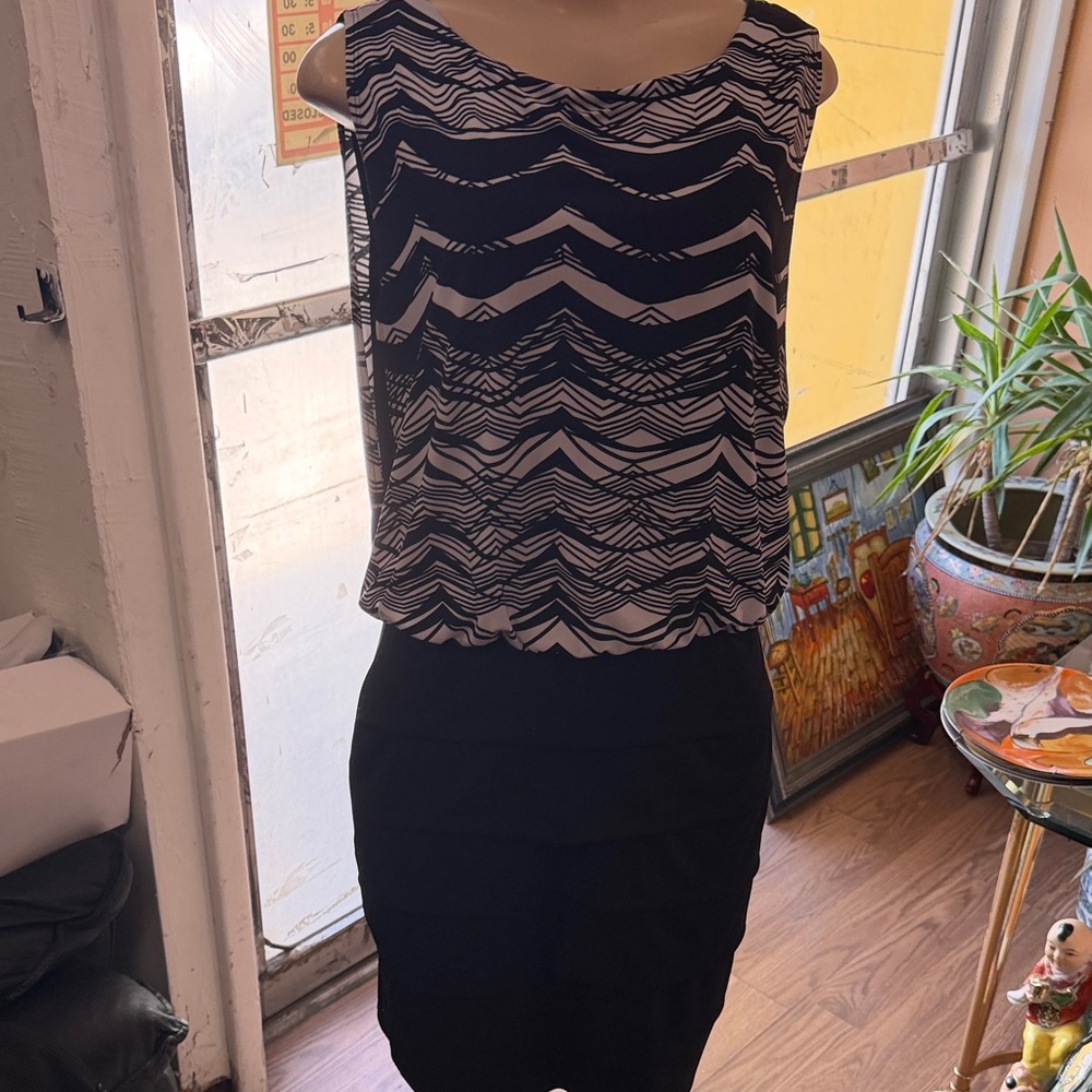 Black & White Patterned Blouse with Black Pencil Skirt